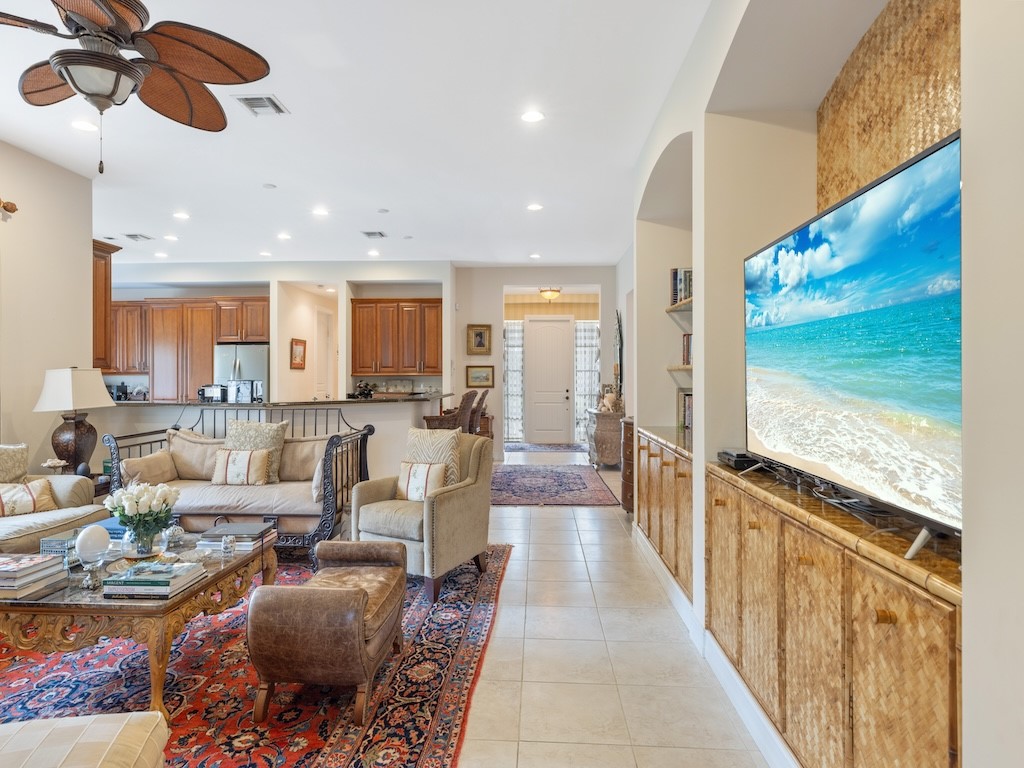 2802 Saint Barts Square