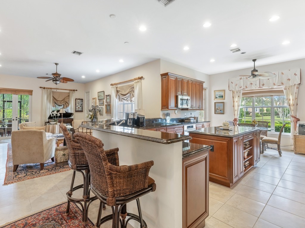 2802 Saint Barts Square