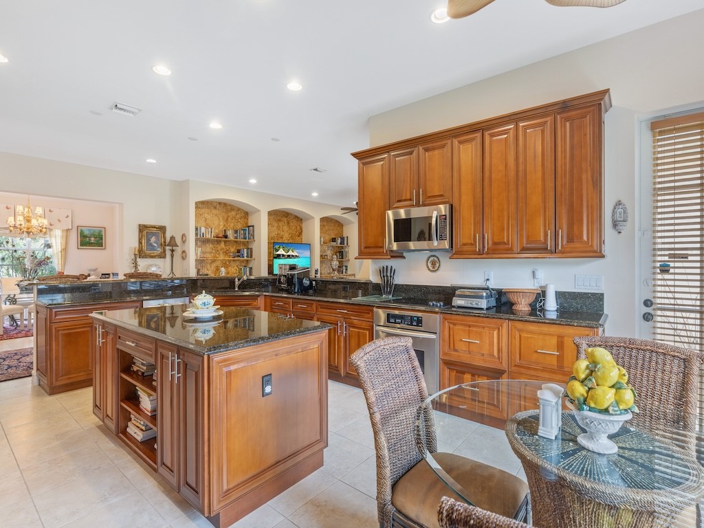 2802 Saint Barts Square