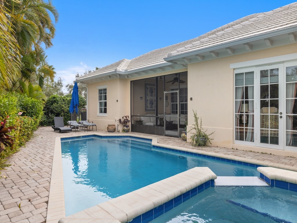 2802 Saint Barts Square