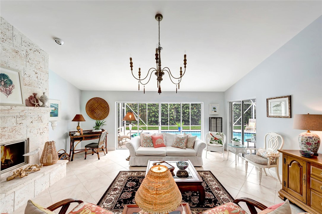 1340 Spanish Lace Lane