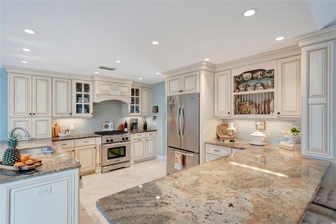 1340 Spanish Lace Lane