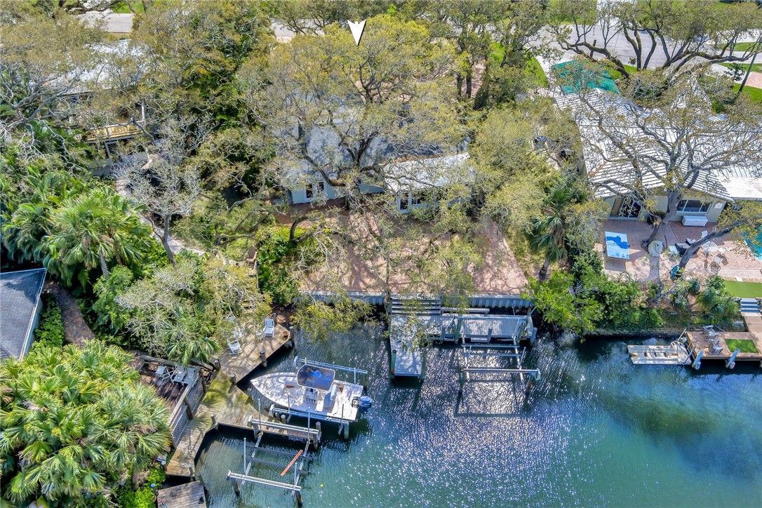 725 Tides Road