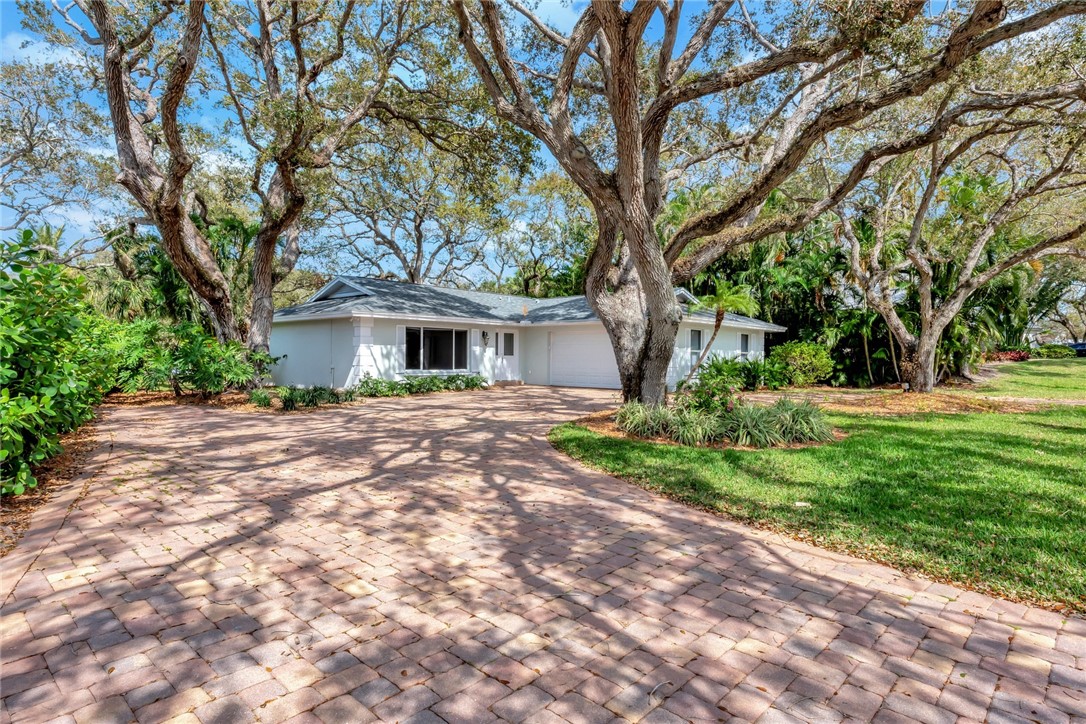 725 Tides Road