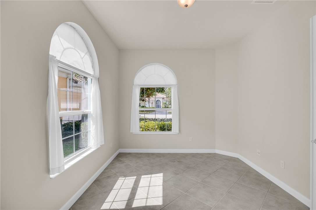 5176 Eleuthra Circle