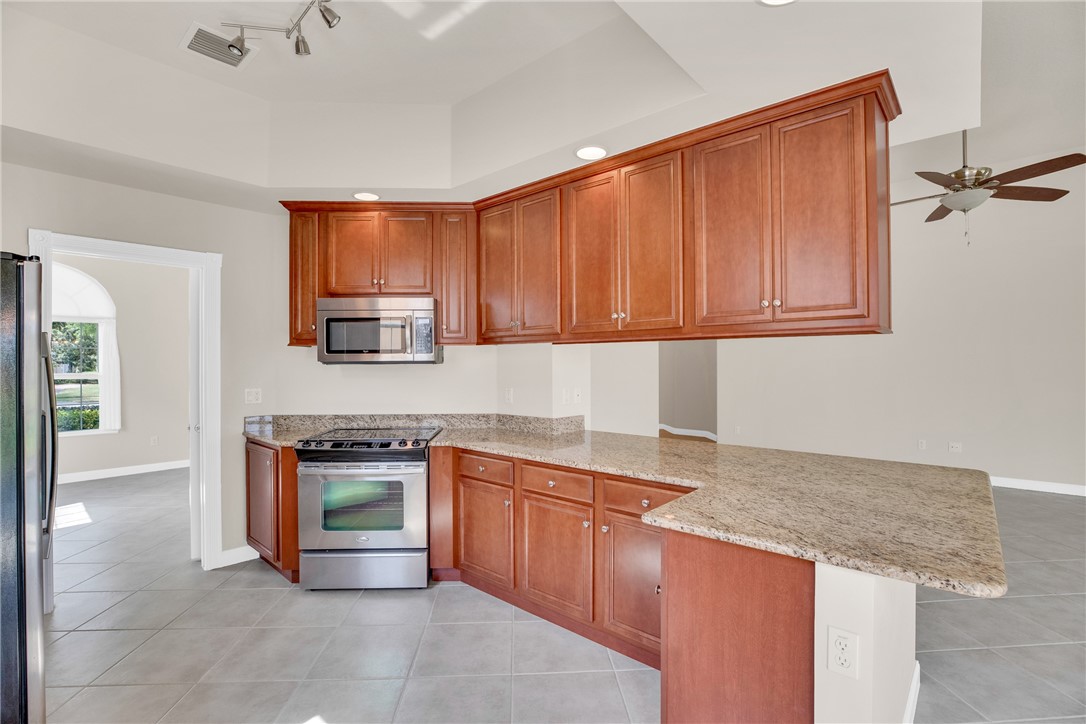 5176 Eleuthra Circle