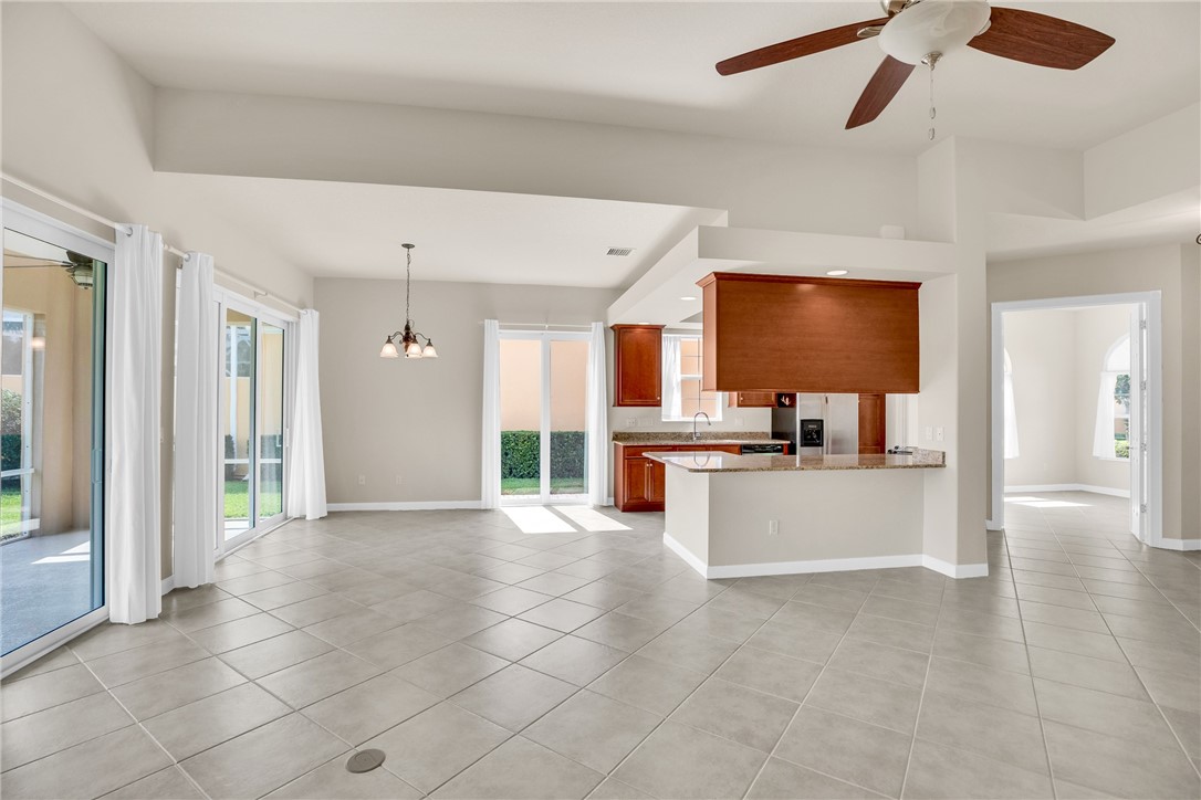 5176 Eleuthra Circle