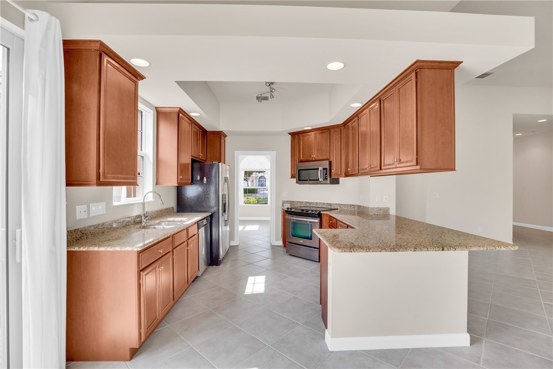 5176 Eleuthra Circle
