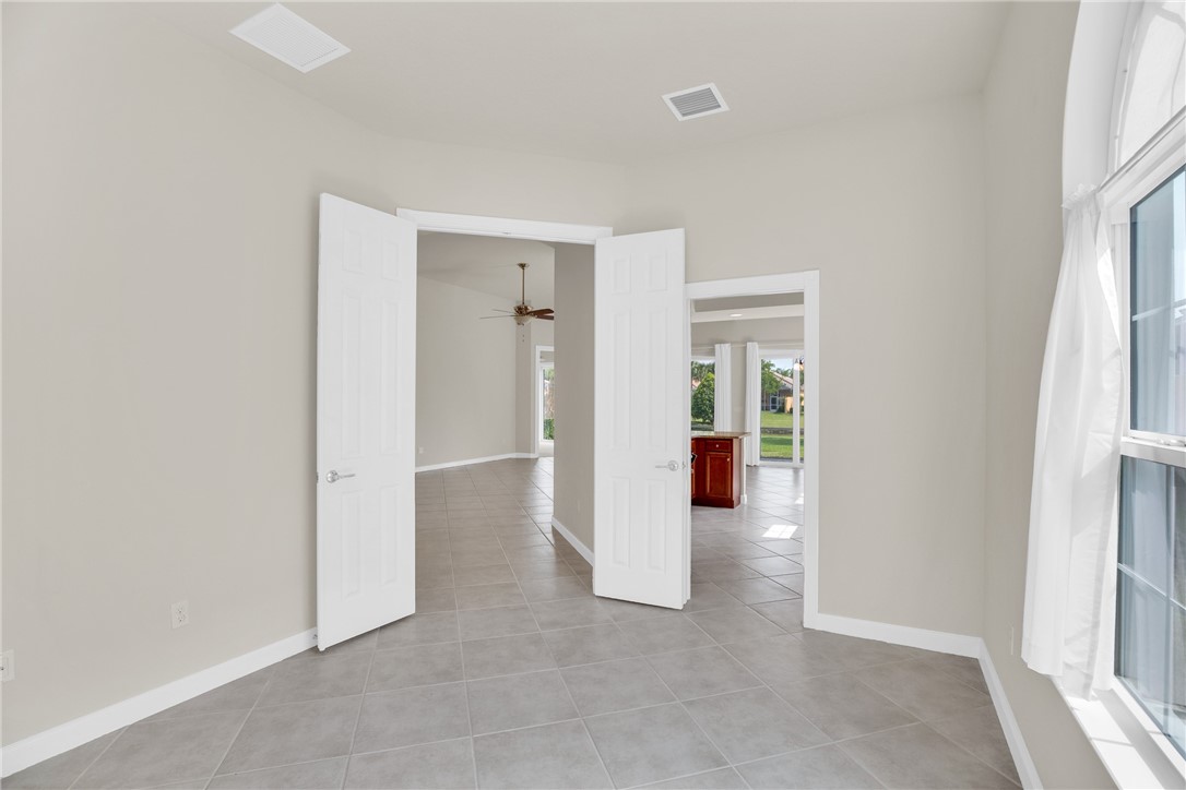 5176 Eleuthra Circle