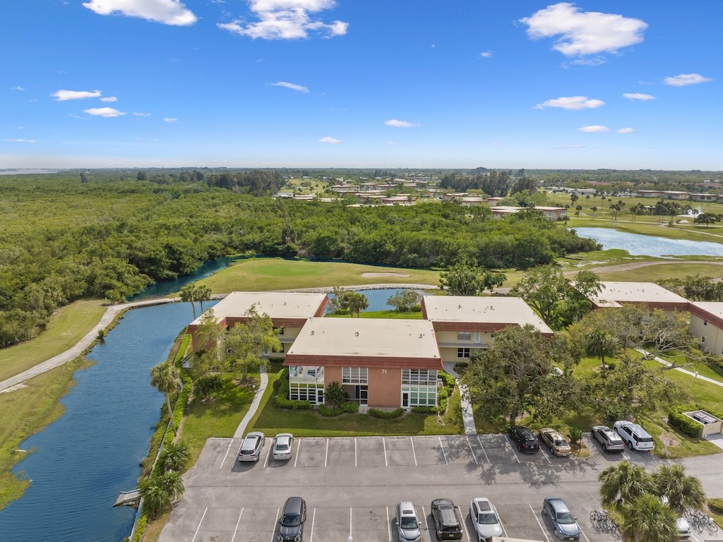 71 Royal Oak Court 204