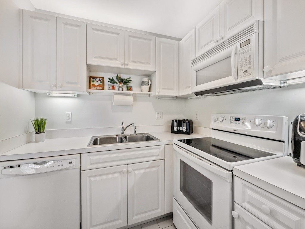 71 Royal Oak Court 204