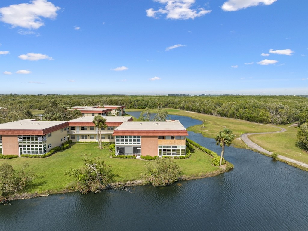 71 Royal Oak Court 204