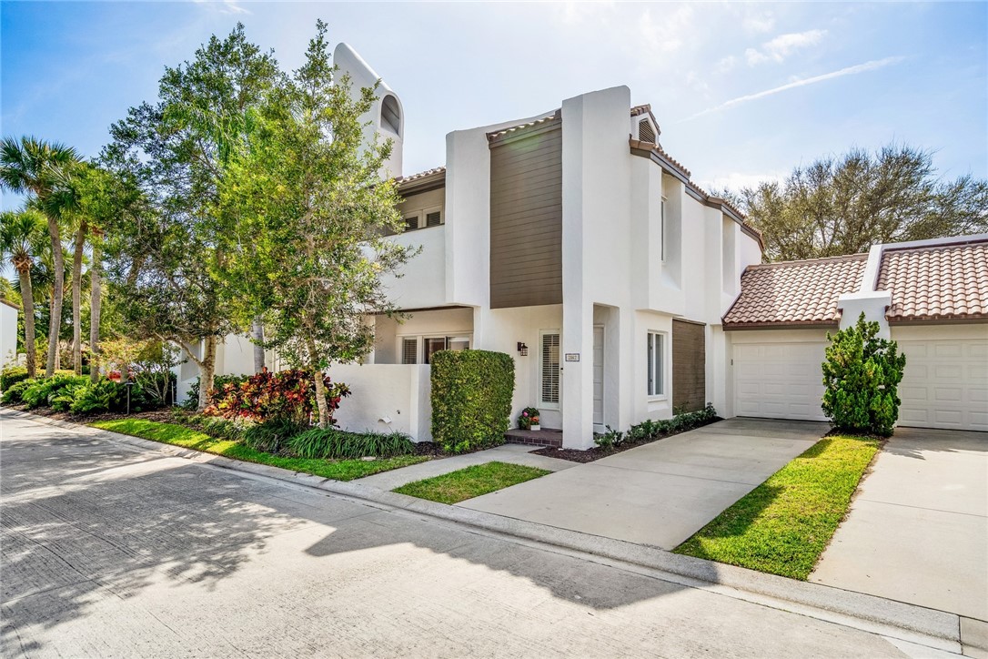2142 Via Fuentes Way 2142
