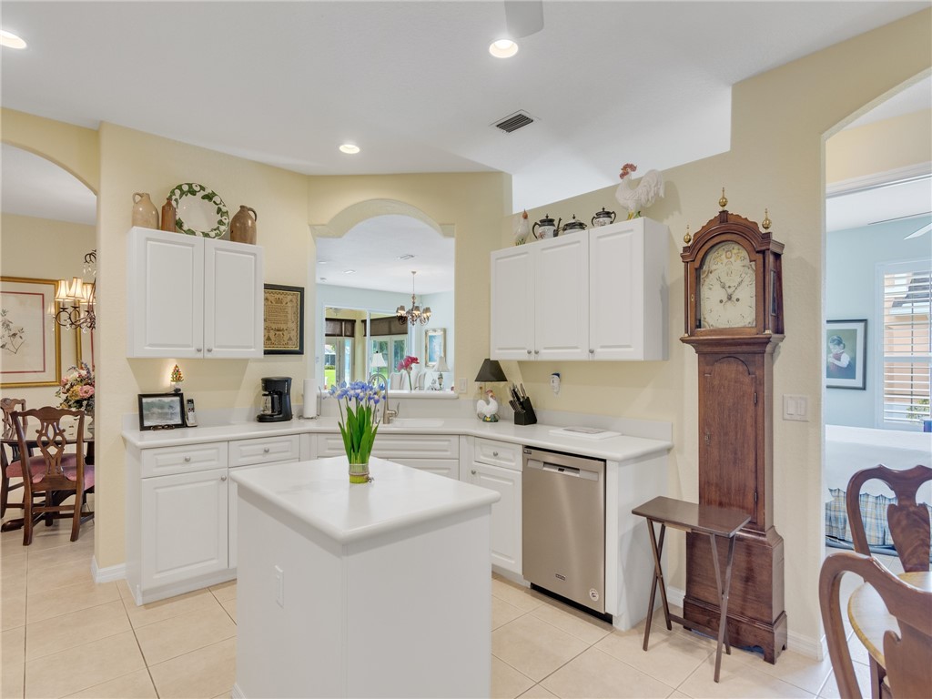 465 E Tangerine Square SW