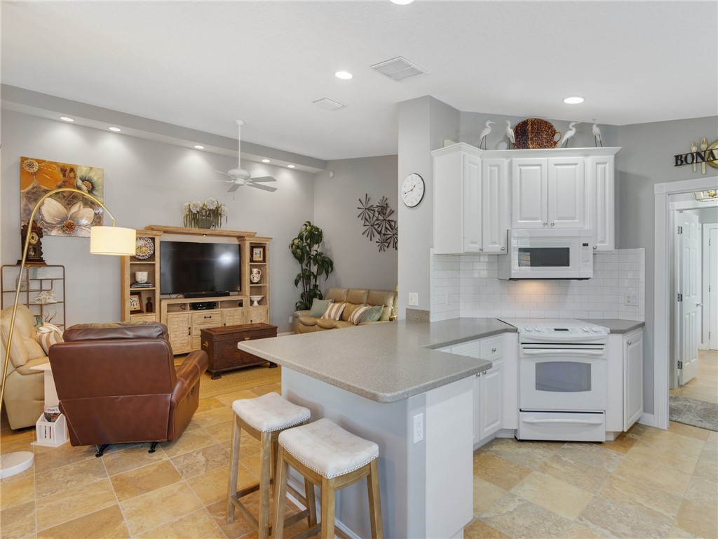 4944 Corsica Square