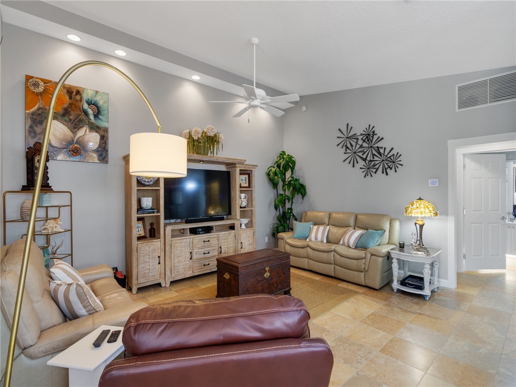 4944 Corsica Square