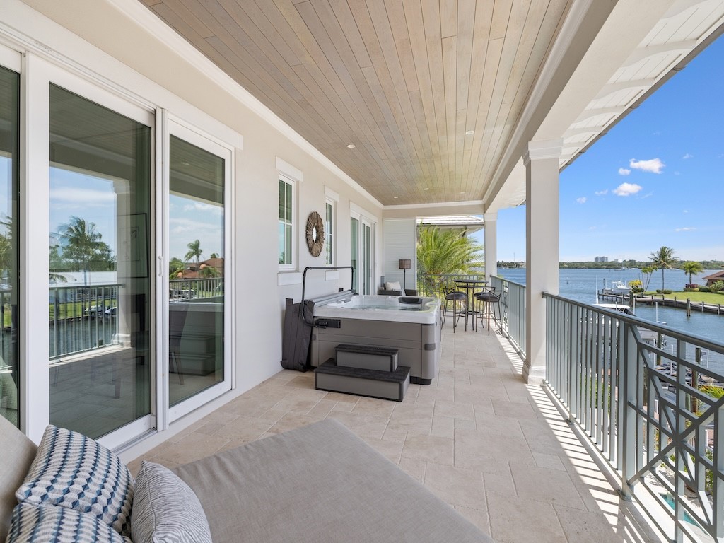 21 Royal Palm Pointe C