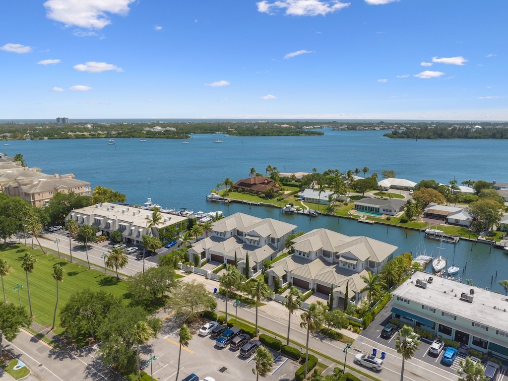 21 Royal Palm Pointe C