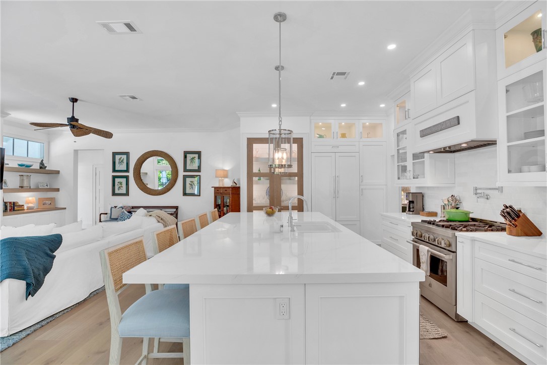 450 Ventura Place