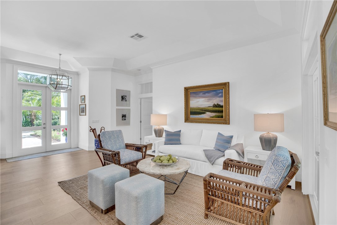 450 Ventura Place