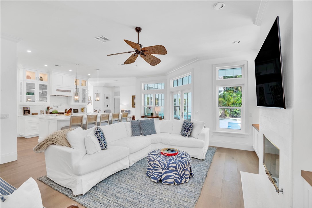450 Ventura Place