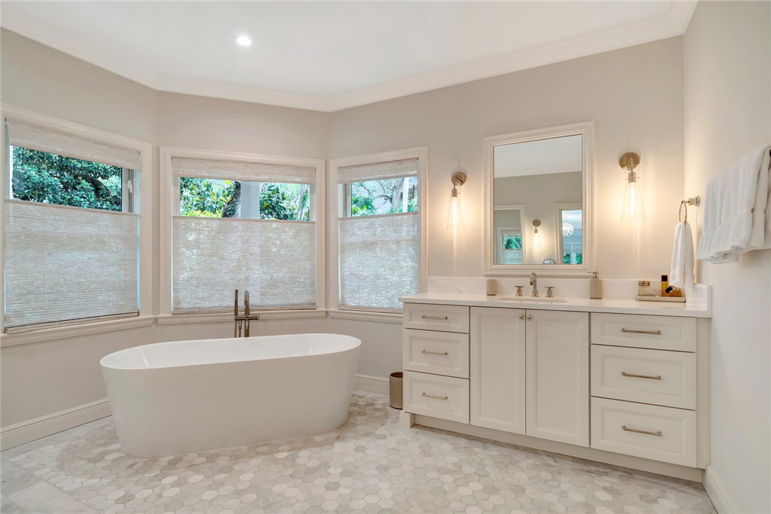 611 Tomahawk Trail