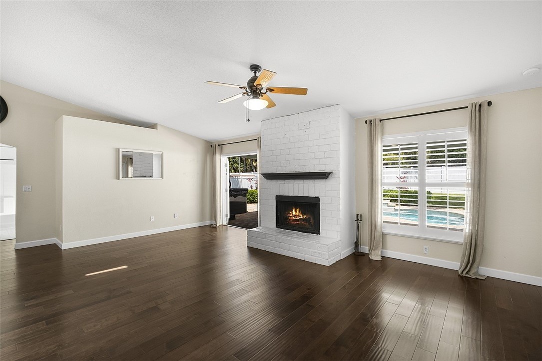 5056 5th Manor