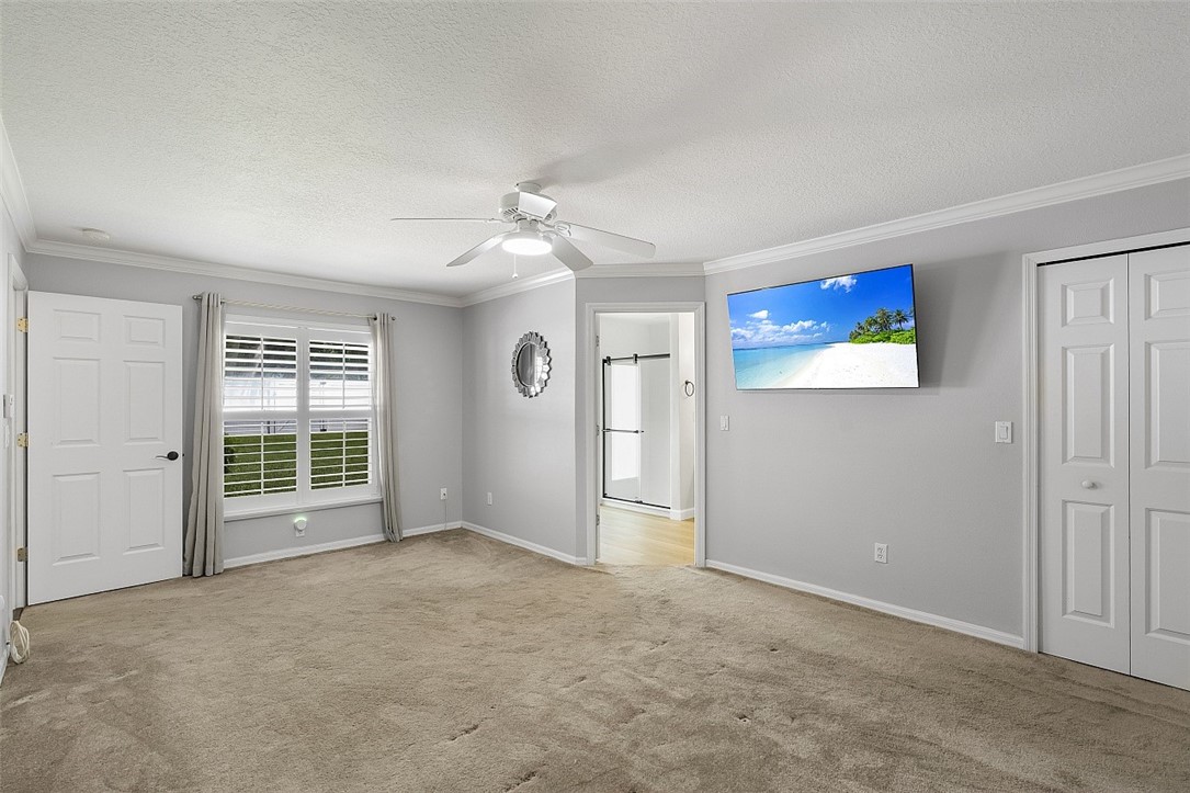 5056 5th Manor