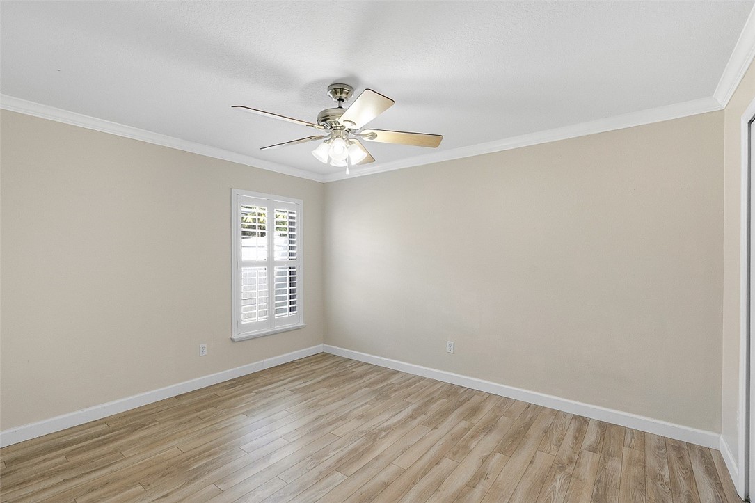 5056 5th Manor