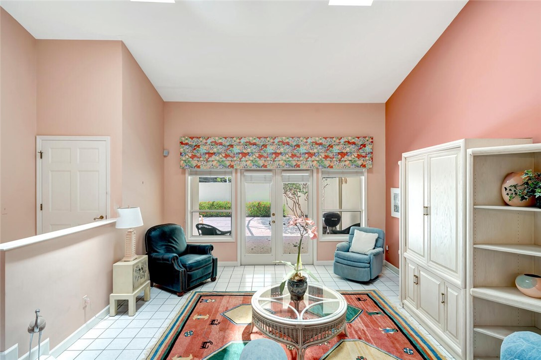 202 N Carmel Court