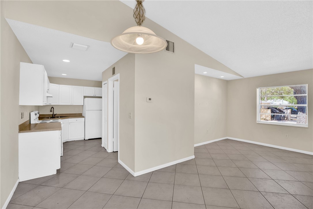 2015 Oleander Boulevard A