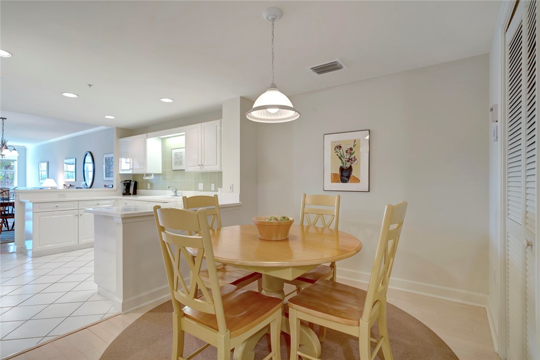940 Turtle Cove Lane 208