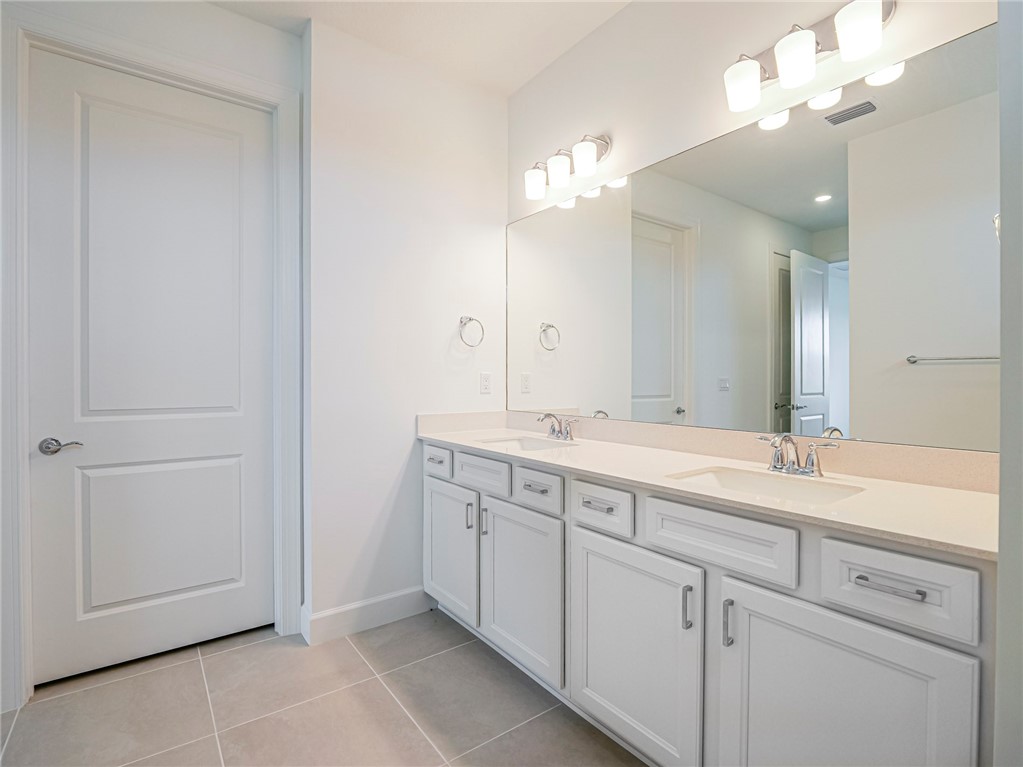 4487 Nautilus Cir Circle
