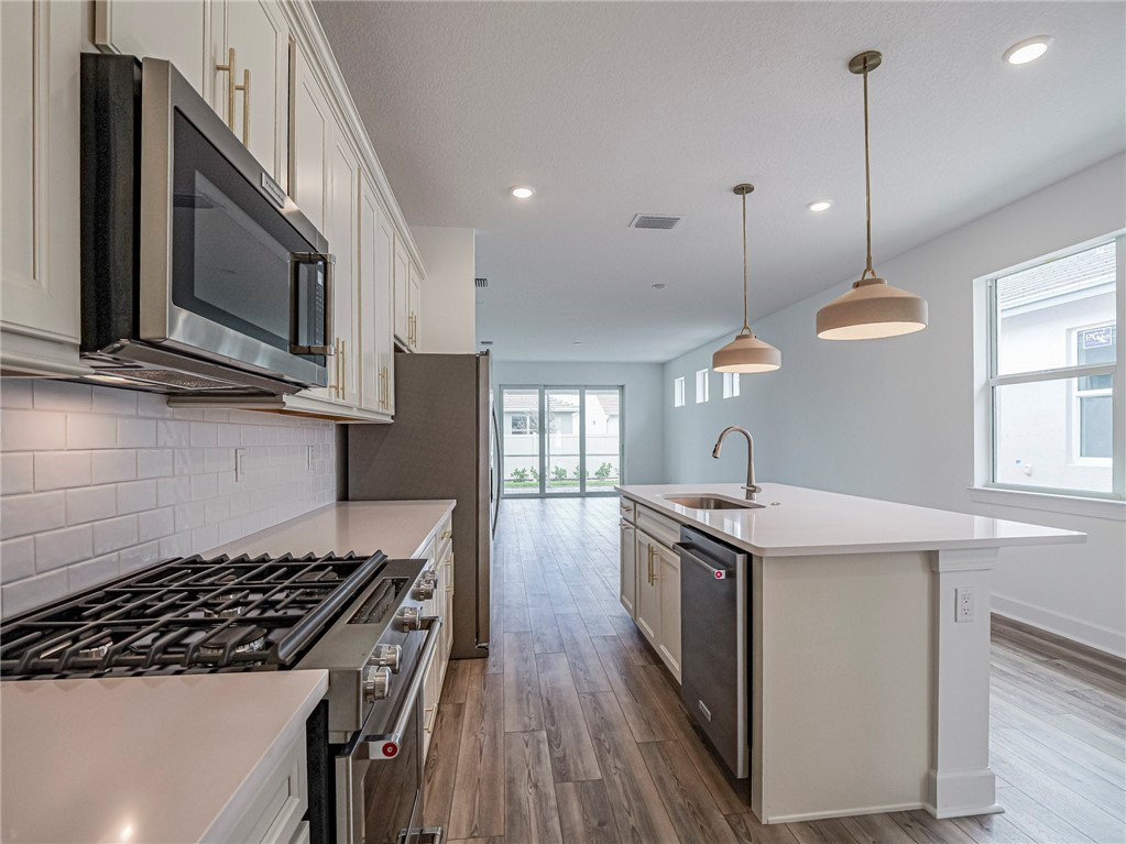 4487 Nautilus Cir Circle