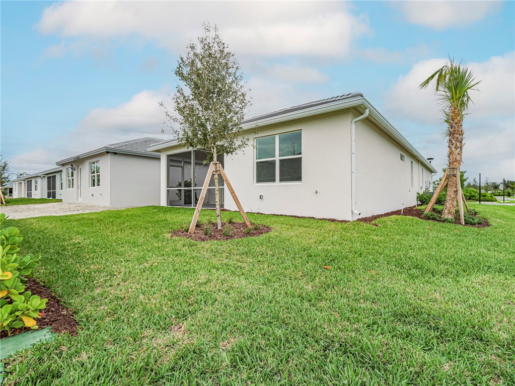 4487 Nautilus Cir Circle