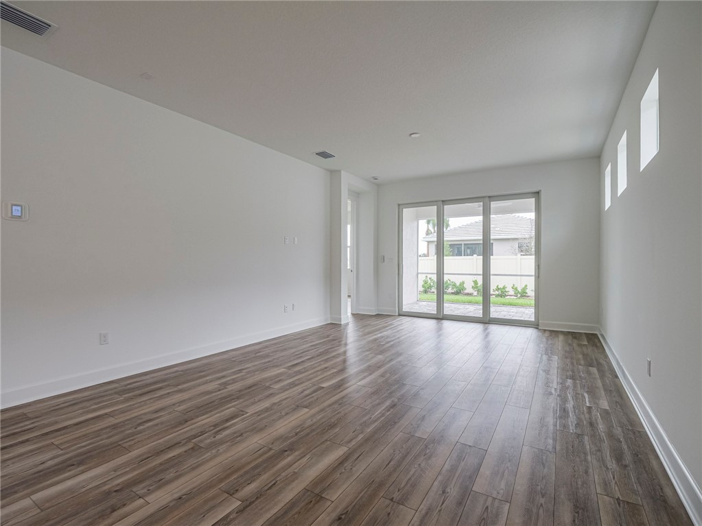 4487 Nautilus Cir Circle