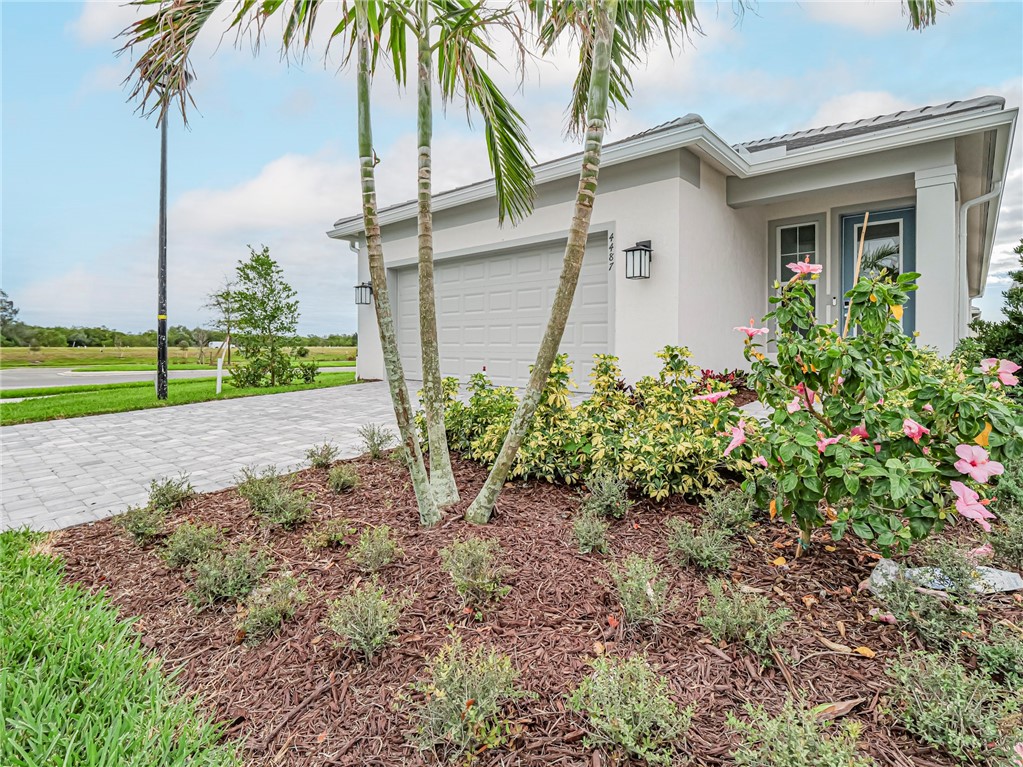 4487 Nautilus Cir Circle