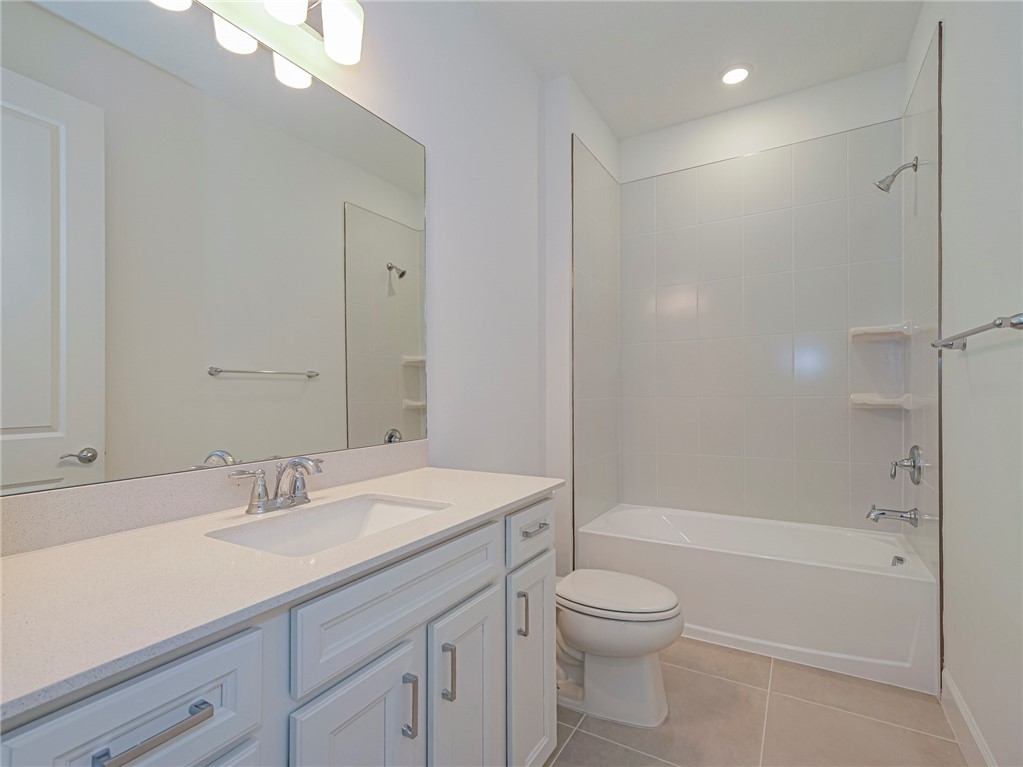4487 Nautilus Cir Circle