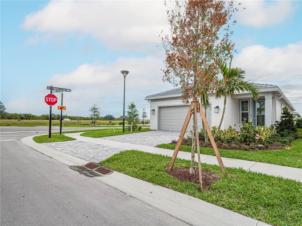 4487 Nautilus Cir Circle