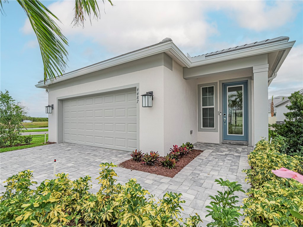 4487 Nautilus Cir Circle