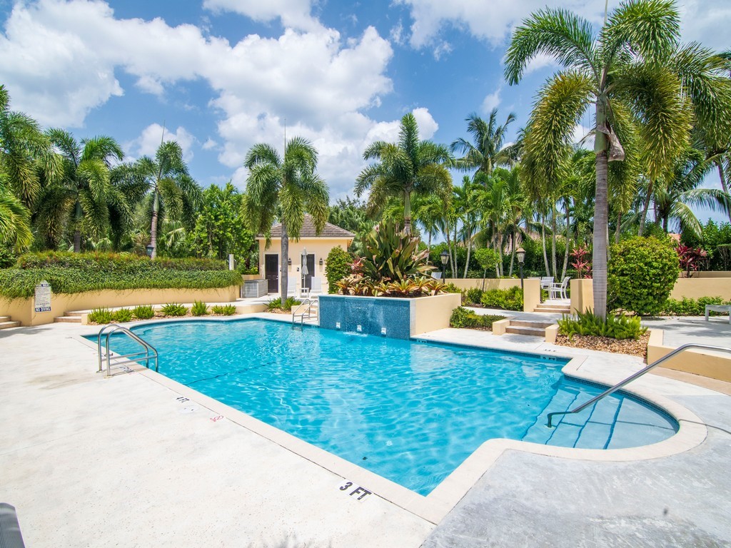 9013 Somerset Bay Lane 402