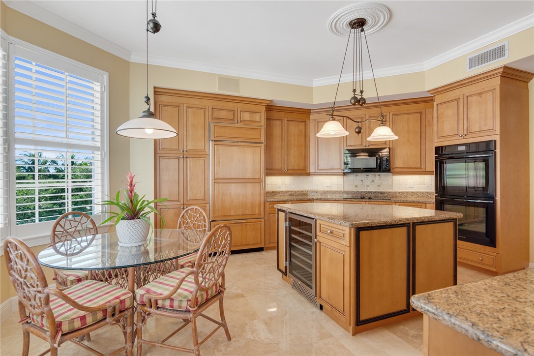 9013 Somerset Bay Lane 402