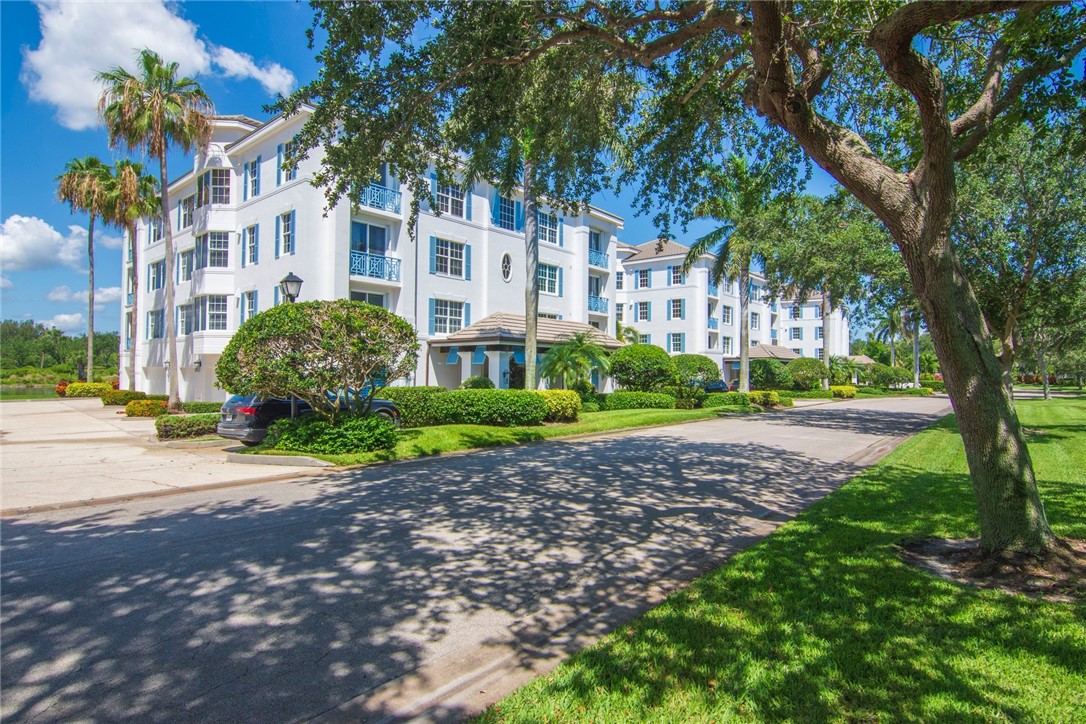 9013 Somerset Bay Lane 402