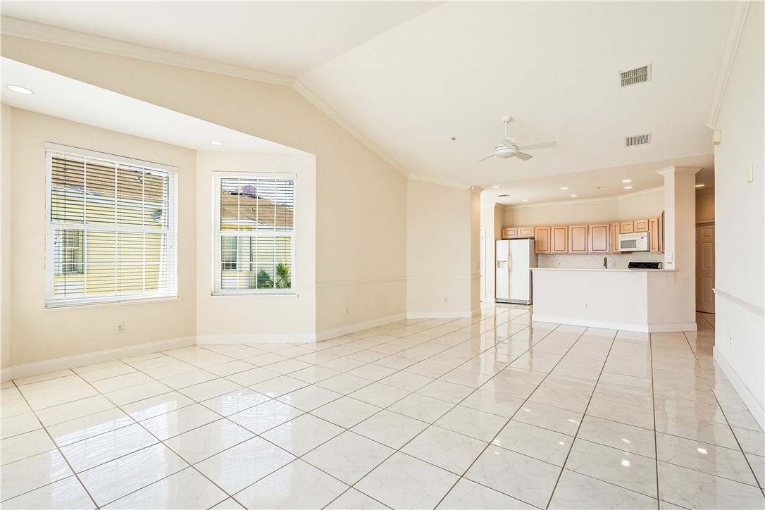 1910 Tarpon Lane 304