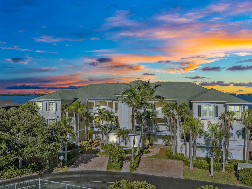 1910 Tarpon Lane 304