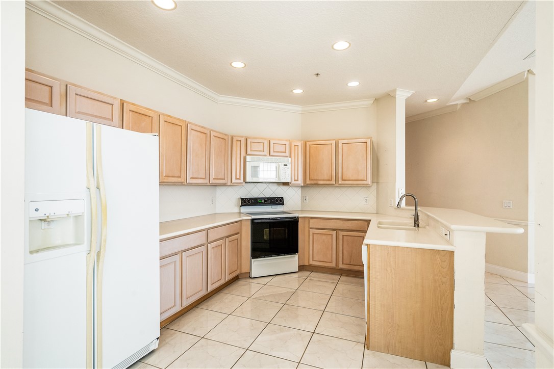 1910 Tarpon Lane 304