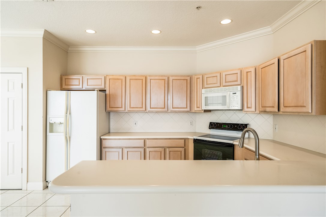 1910 Tarpon Lane 304