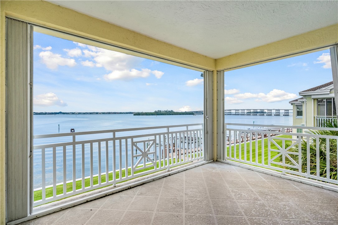 1910 Tarpon Lane 304
