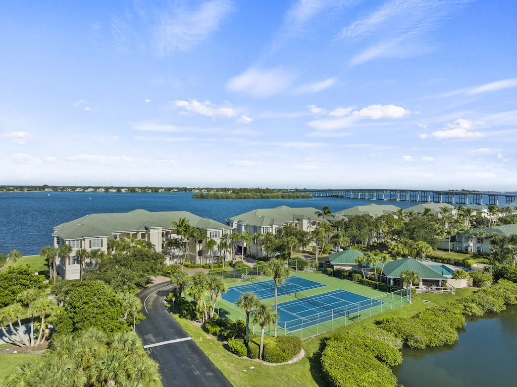 1910 Tarpon Lane 304
