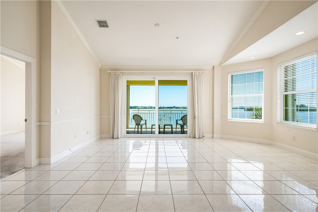 1910 Tarpon Lane 304